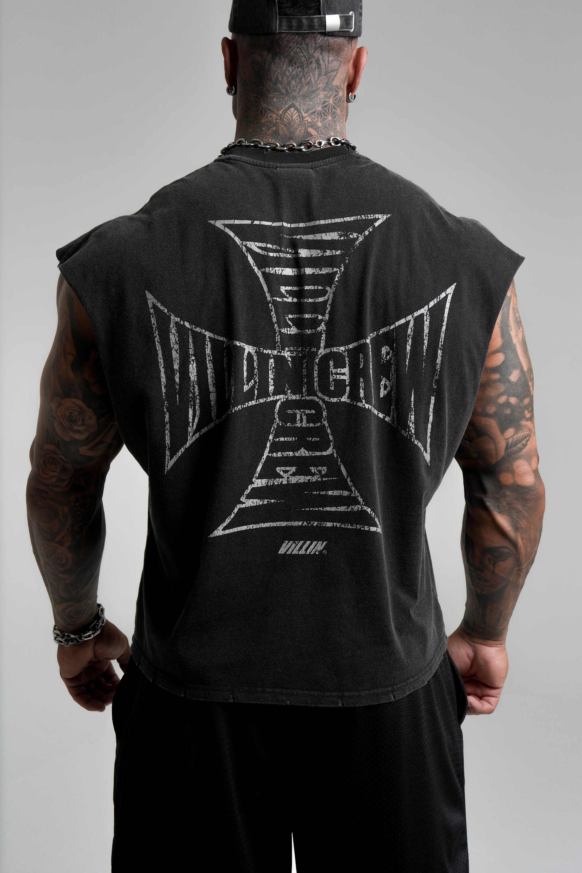 IRON 'CROPPED SLEEVELESS' T - VINTAGE BLACK