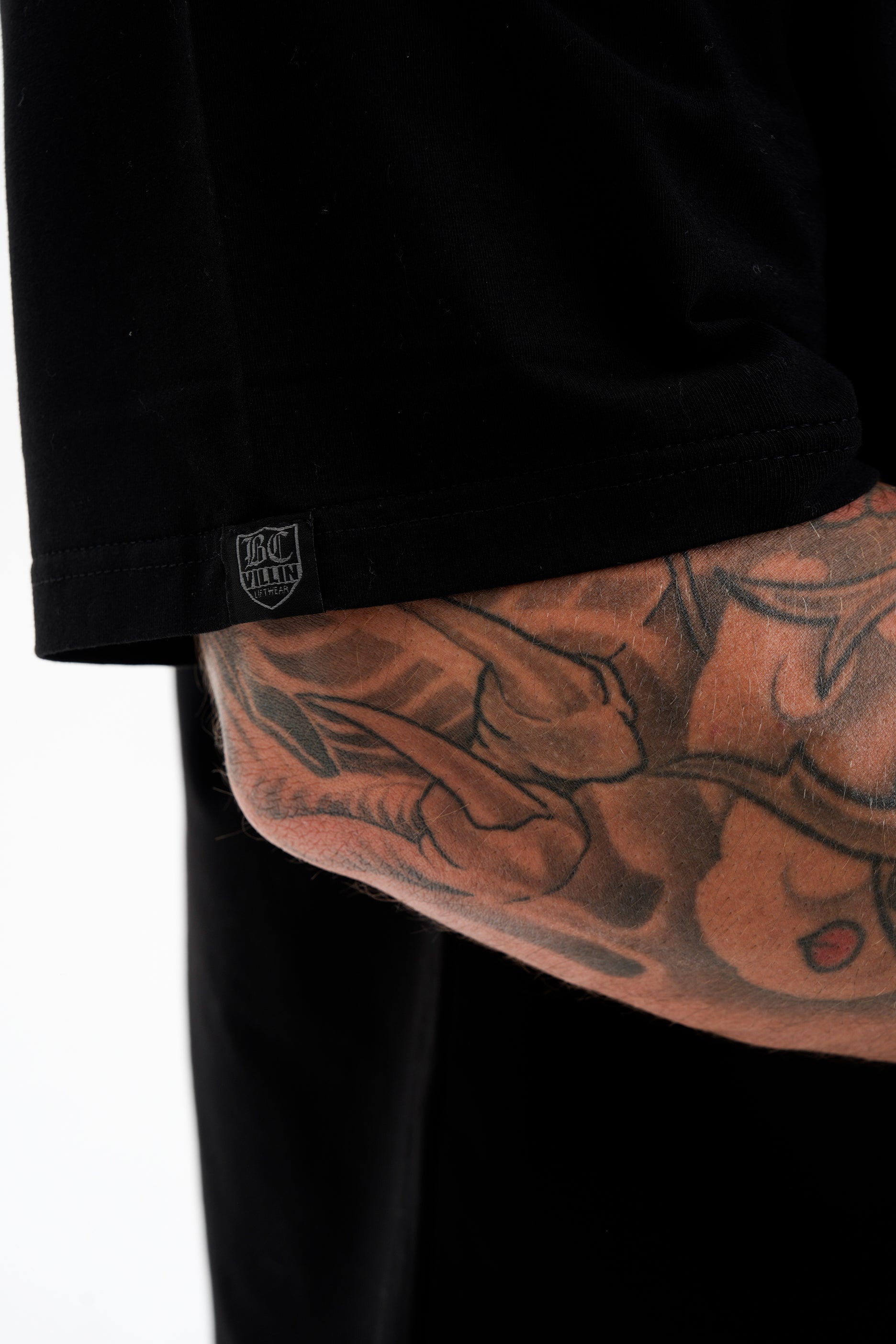 ICONIC 'OVERSIZE' V2 - BLACK