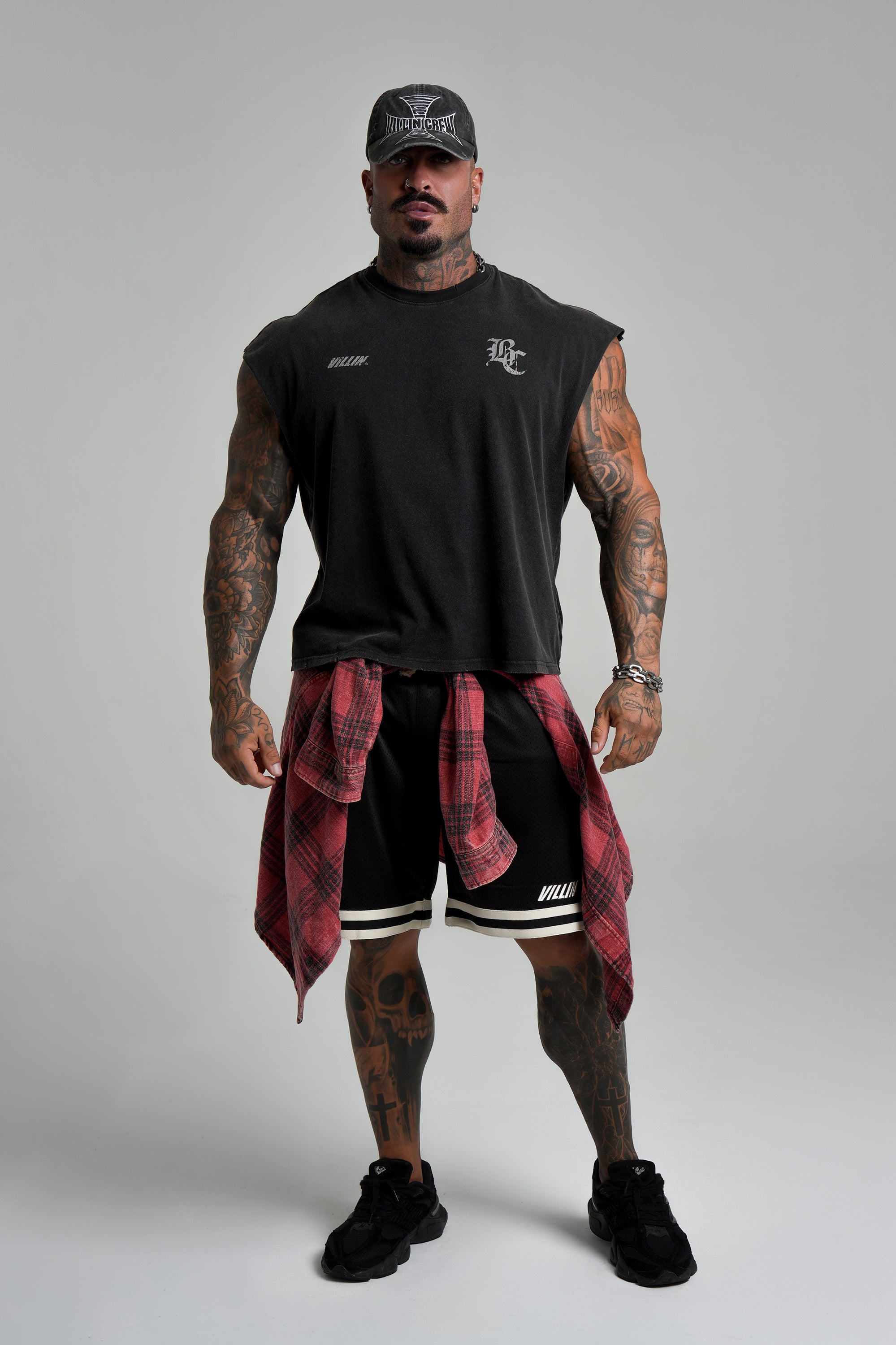 IRON  'CROPPED SLEEVELESS' T - VINTAGE BLACK