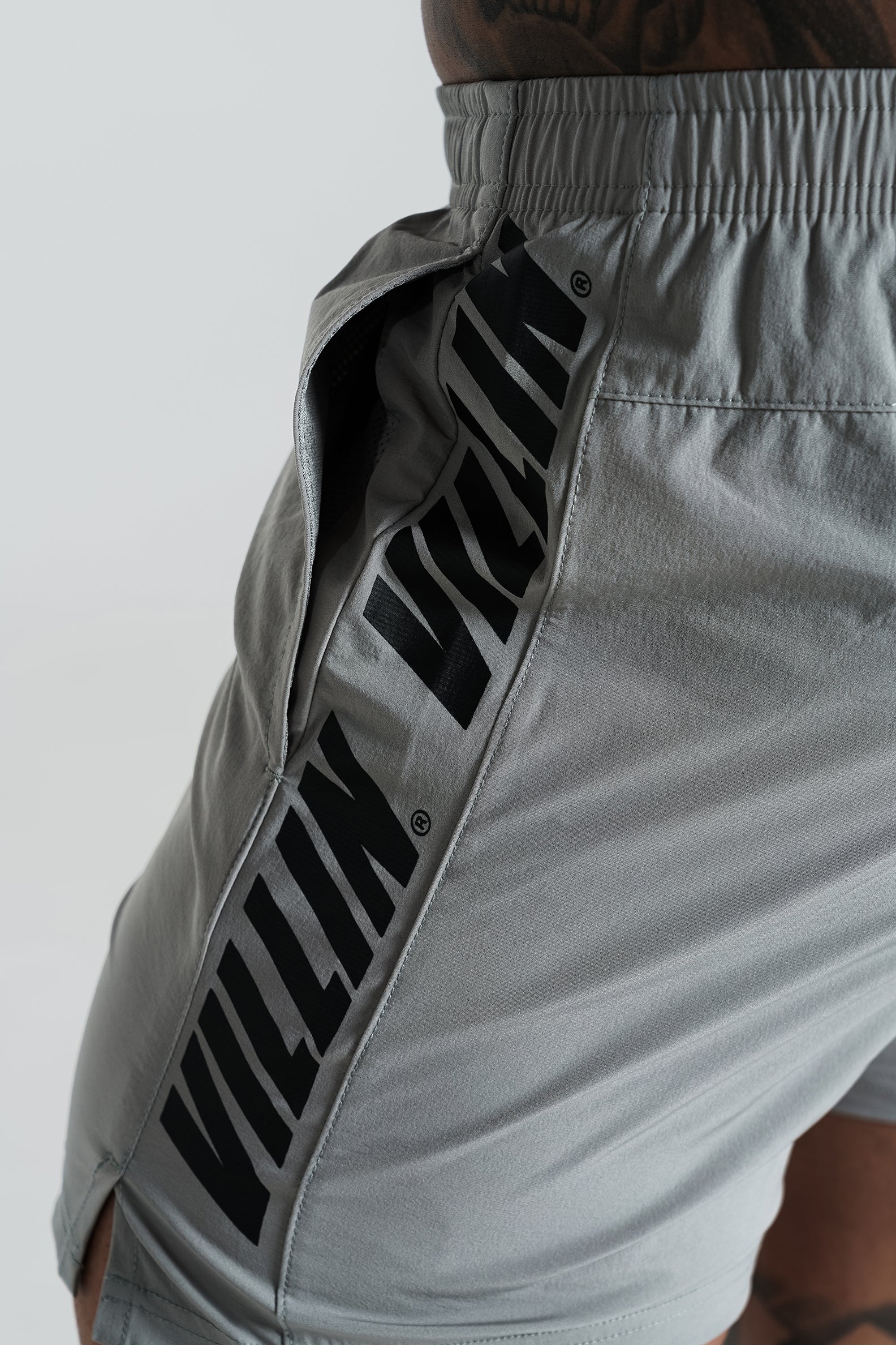 OUTLAW SHORTS - GREY
