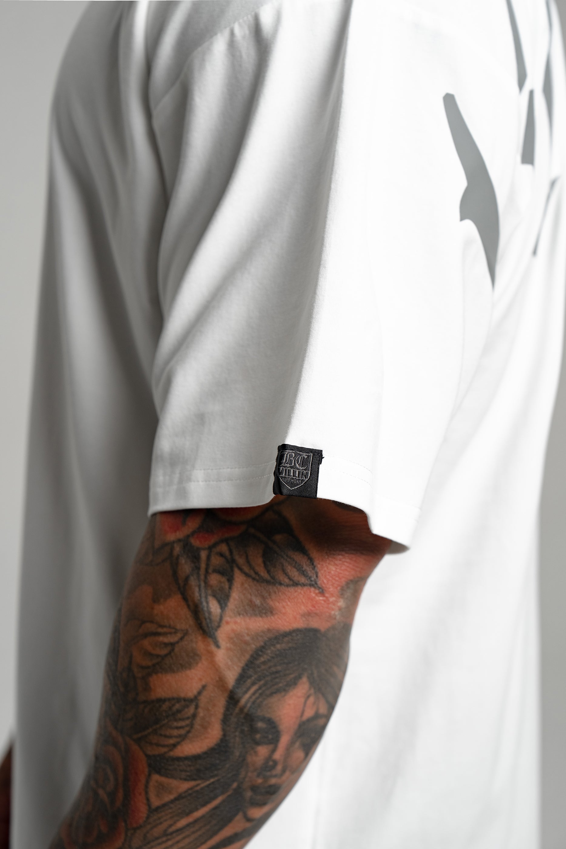 GOTHIC 'OVERSIZE' T - WHITE